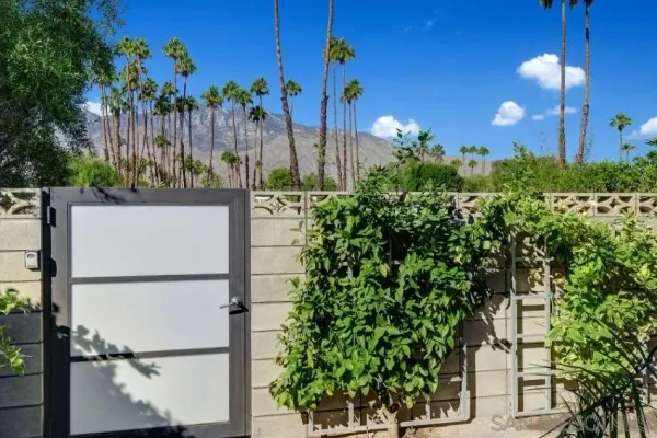$1,199,000 | 2118 South Gene Autry Trail, Palm Springs, CA 92264