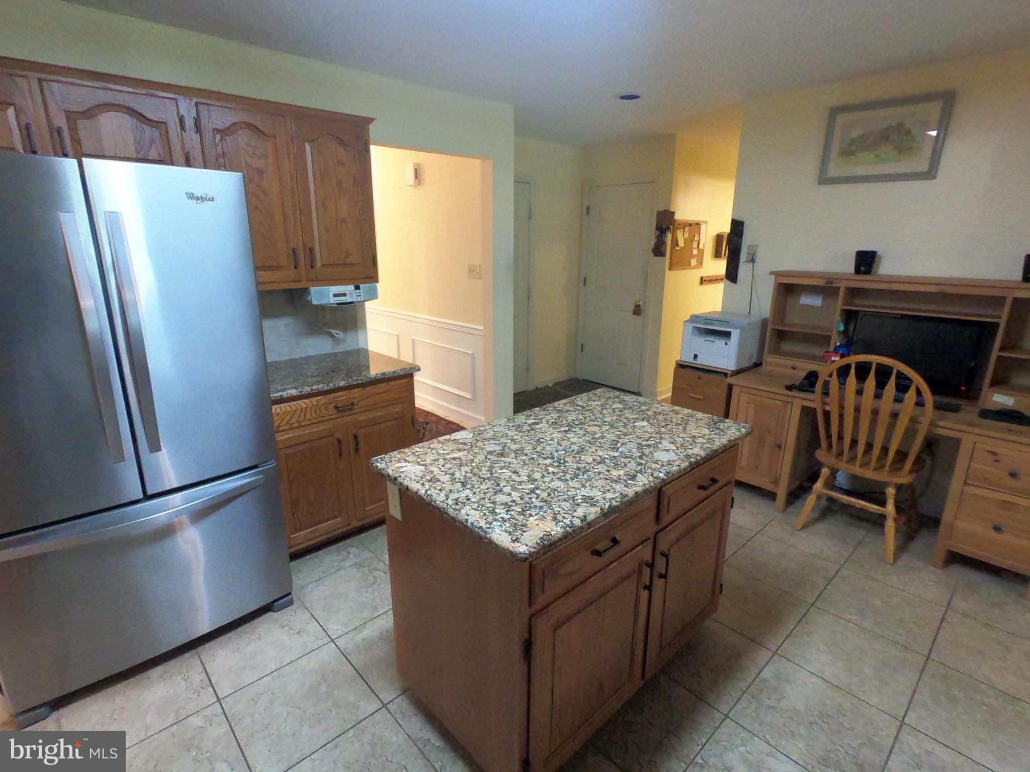 124 Grande Boulevard Sinking Spring, PA 19608 - Photo 10 of 44 Island