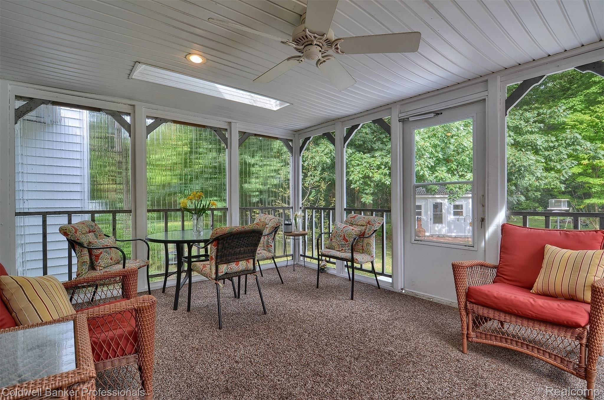 21973 Rust Road New Boston, MI 48164 - Photo 13 of 30 13-Sun Room.jpg