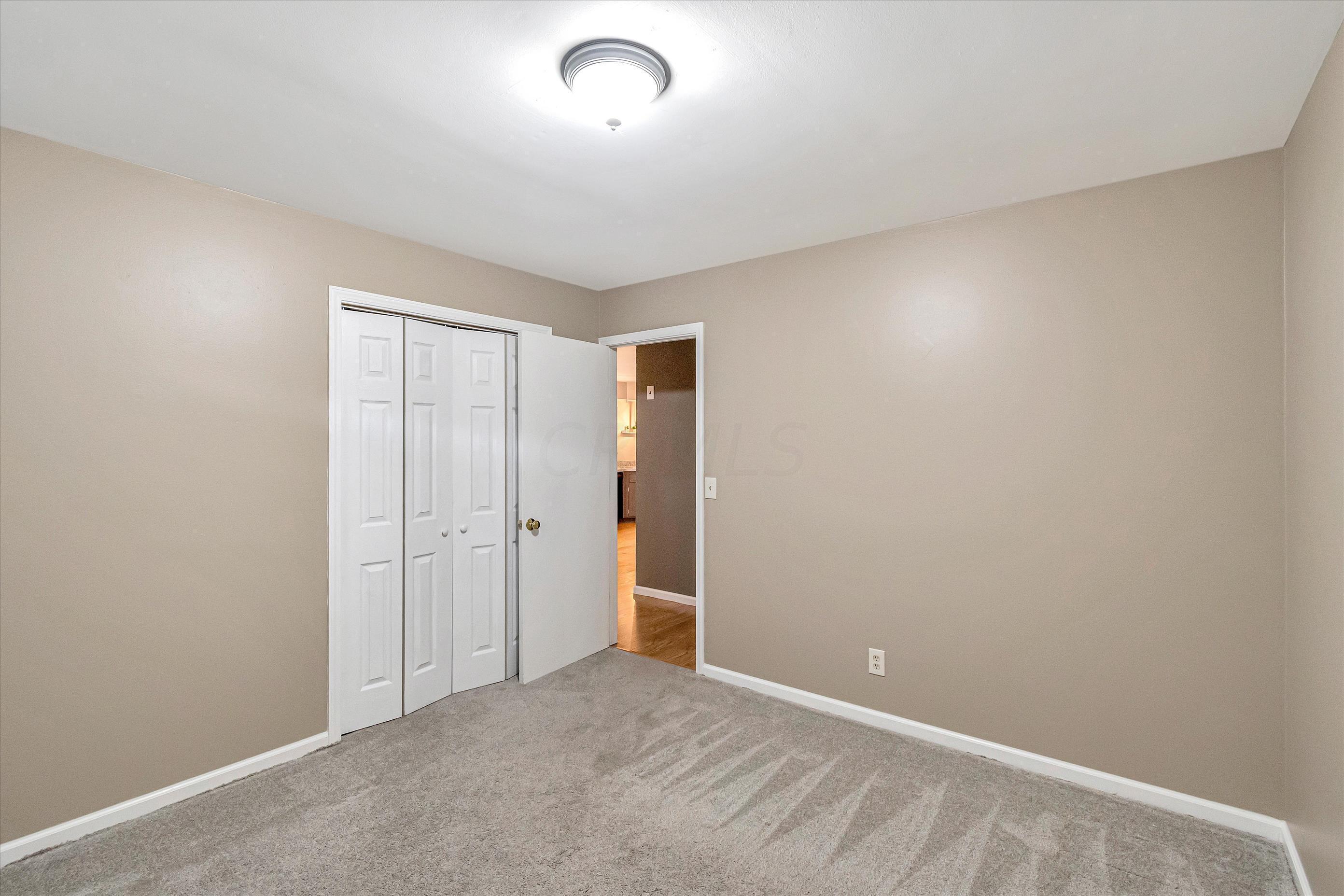 415 James Road Columbus, OH 43230 - Photo 22 of 36 F8_415JamesRd_18