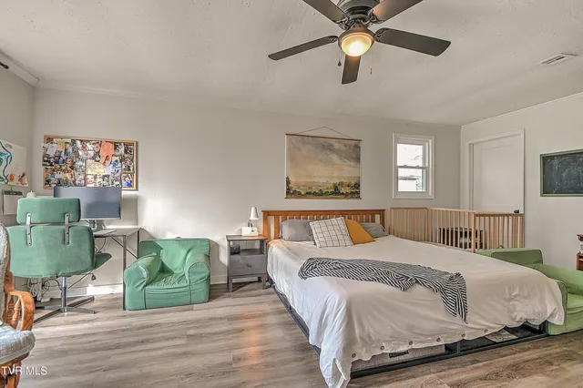 $199,600 | 252 Asheville Avenue, Mount Carmel, TN 37645