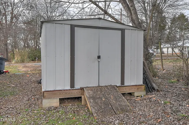 $199,600 | 252 Asheville Avenue, Mount Carmel, TN 37645