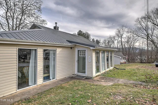 $199,600 | 252 Asheville Avenue, Mount Carmel, TN 37645