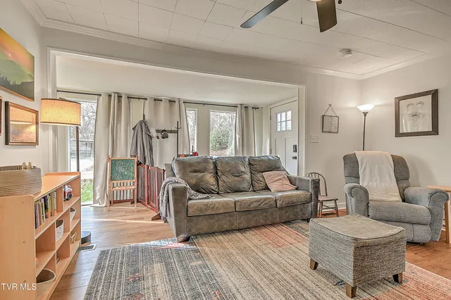 $199,600 | 252 Asheville Avenue, Mount Carmel, TN 37645