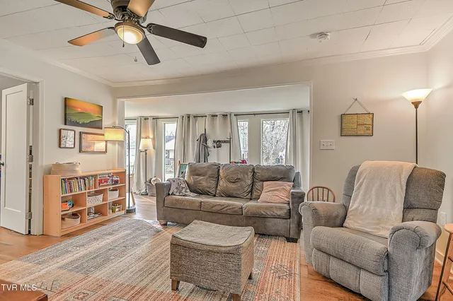 $199,600 | 252 Asheville Avenue, Mount Carmel, TN 37645