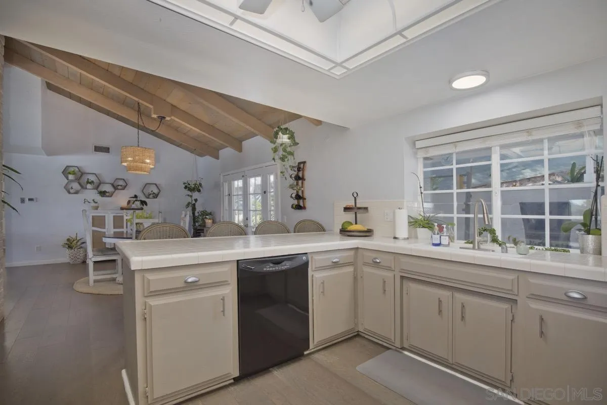 2659 Daisy Lane Fallbrook, CA 92028 - Photo 6 of 28 Gallery Image 6