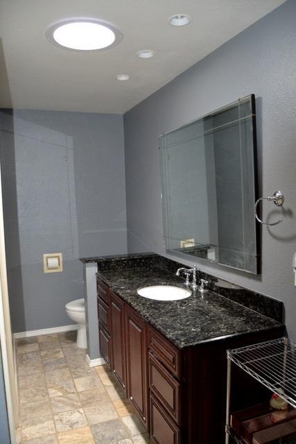 3486 Lower River Road Grants Pass, OR 97526 - Photo 12 of 33 guest bathroom full with tub and stall s