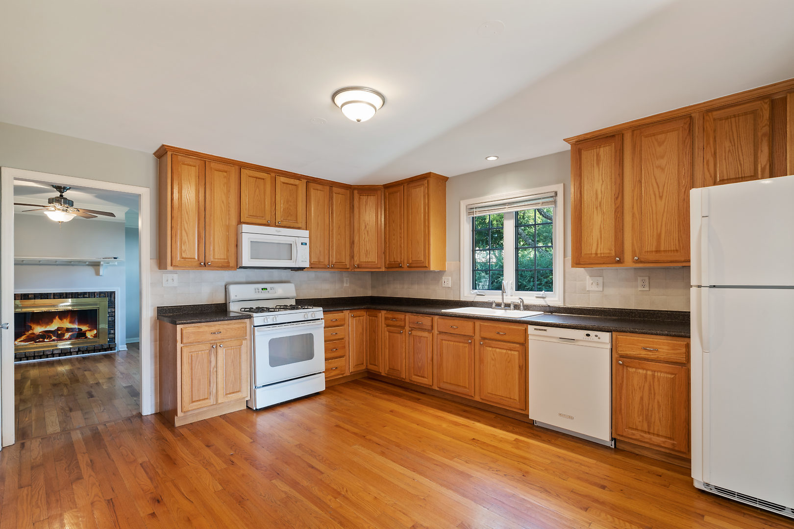 48 Winthrop New Road Sugar Grove, IL 60554 - Photo 5 of 30 Gallery Image 5