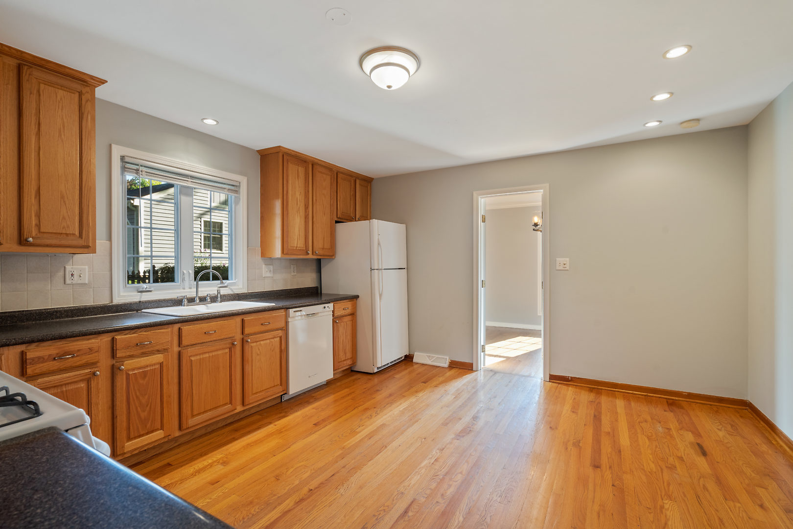 48 Winthrop New Road Sugar Grove, IL 60554 - Photo 6 of 30 Gallery Image 6