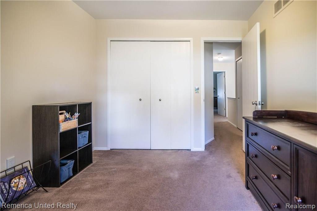 2105 Warrington Road Rochester Hills, MI 48307 - Photo 27 of 36