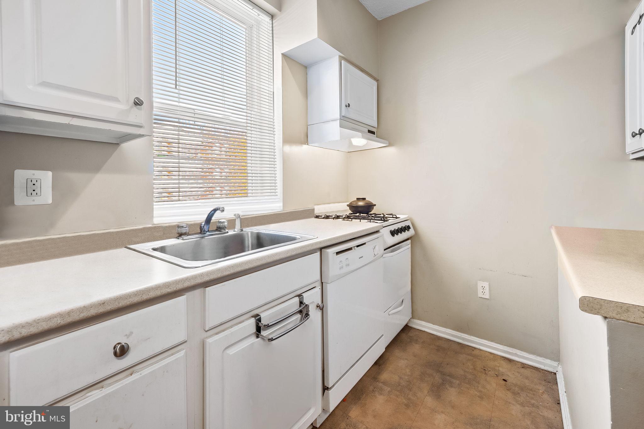 2128 Fleet Street Baltimore, MD 21231 - Photo 7 of 51 One Bedroom Apartment