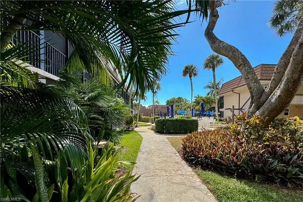 $369,000 | 87 North Collier Boulevard, Unit J18, Marco Island, FL 34145