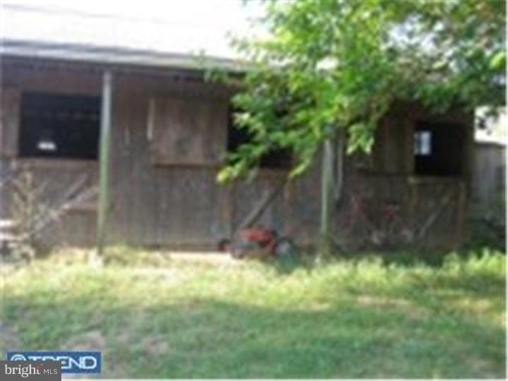 1226 Morgan Road Williamstown, NJ 08094 - Photo 4 of 25 Barn