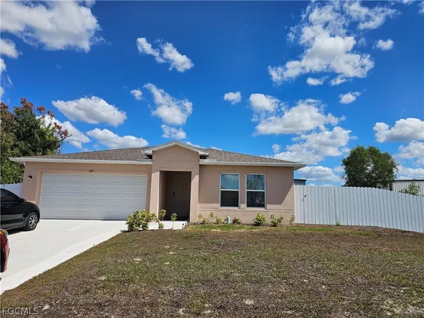 $1,900 | 2425 Northeast 7th Place, Cape Coral, FL 33909