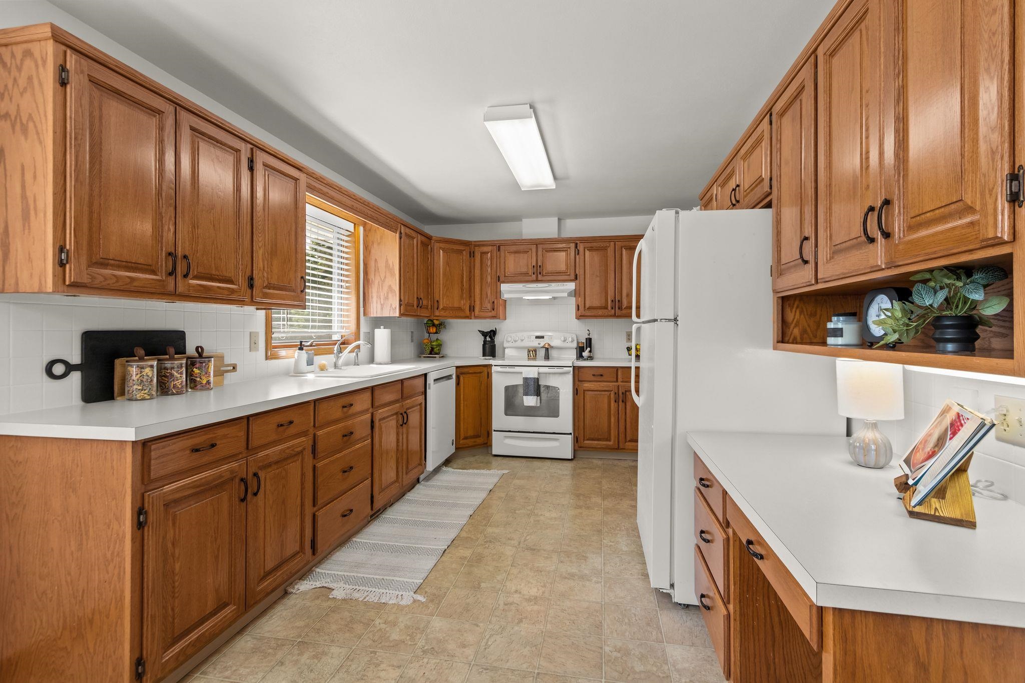 3300 North Lawe Street Appleton, WI 54911 - Photo 15 of 43
