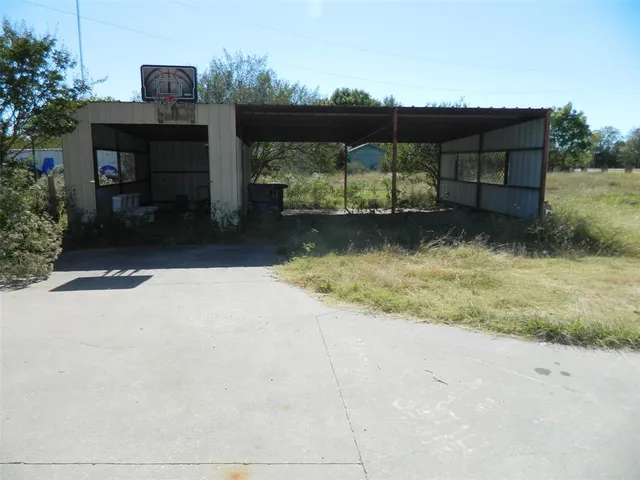 $210,000 | 1107 State Highway 121, Bonham, TX 75418