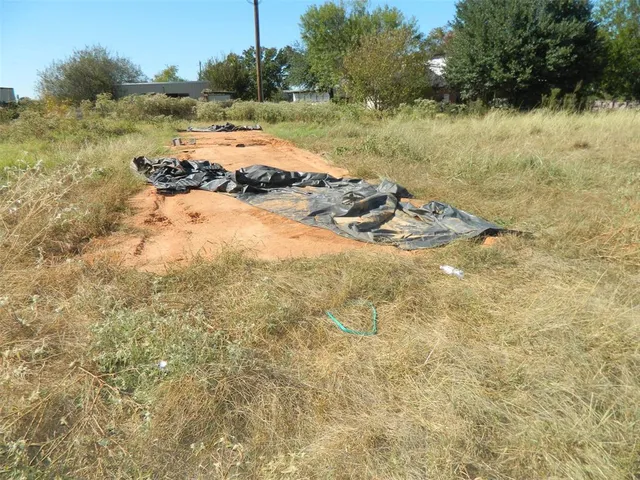 $210,000 | 1107 State Highway 121, Bonham, TX 75418