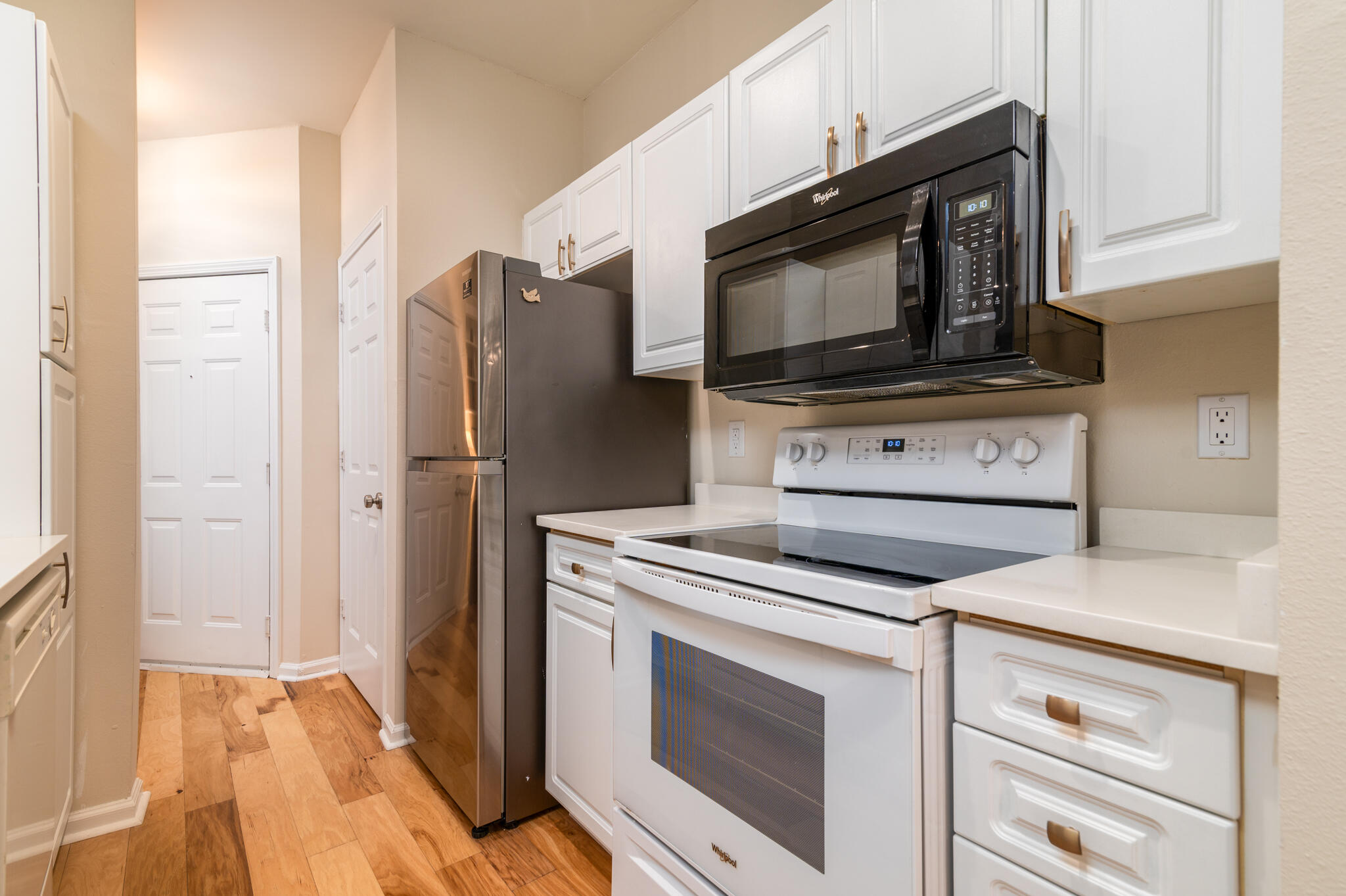 1711 Chatelain Way Mount Pleasant, SC 29464 - Photo 5 of 22 Kitchen