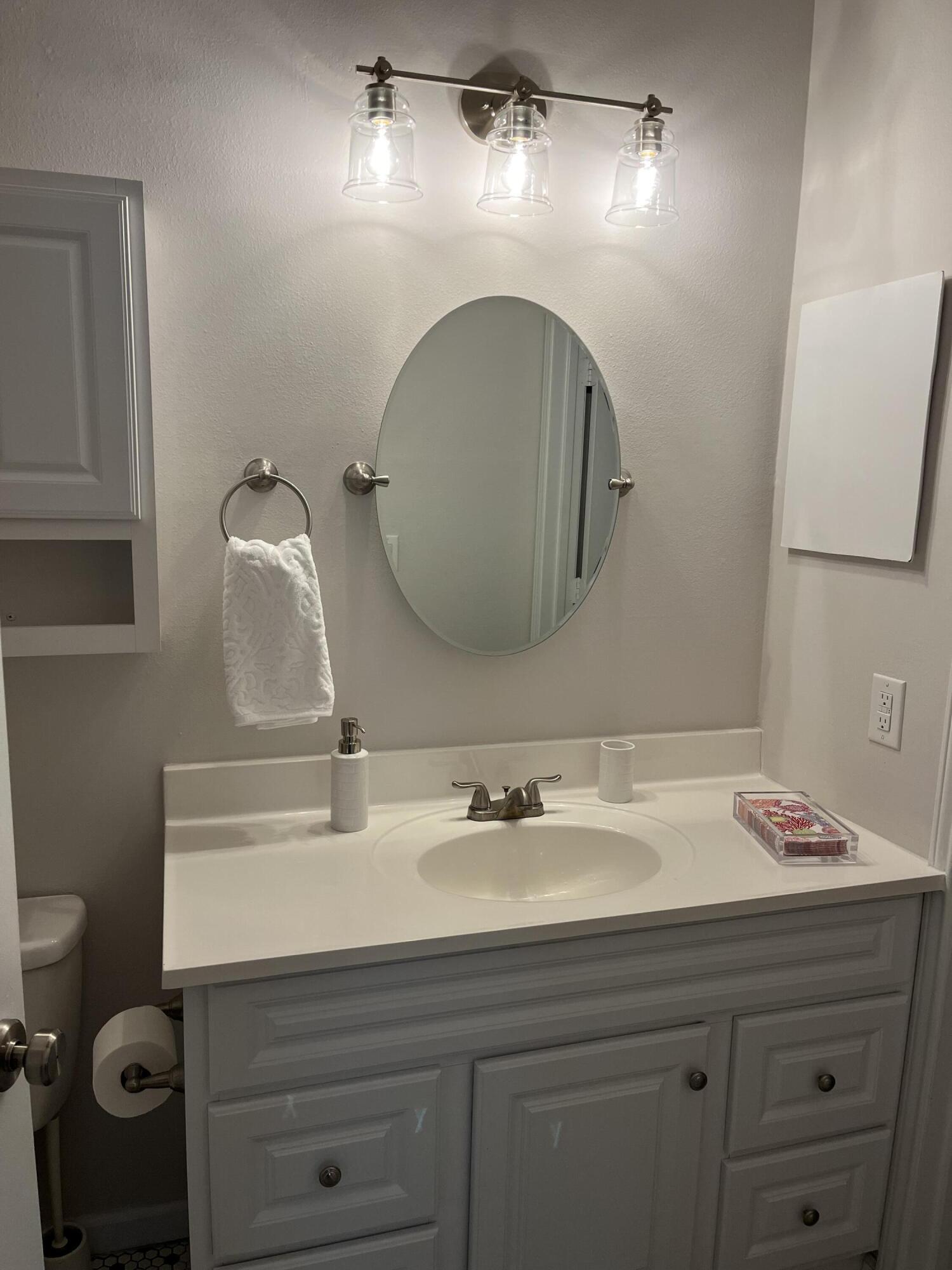 1711 Chatelain Way Mount Pleasant, SC 29464 - Photo 9 of 22 Bathroom