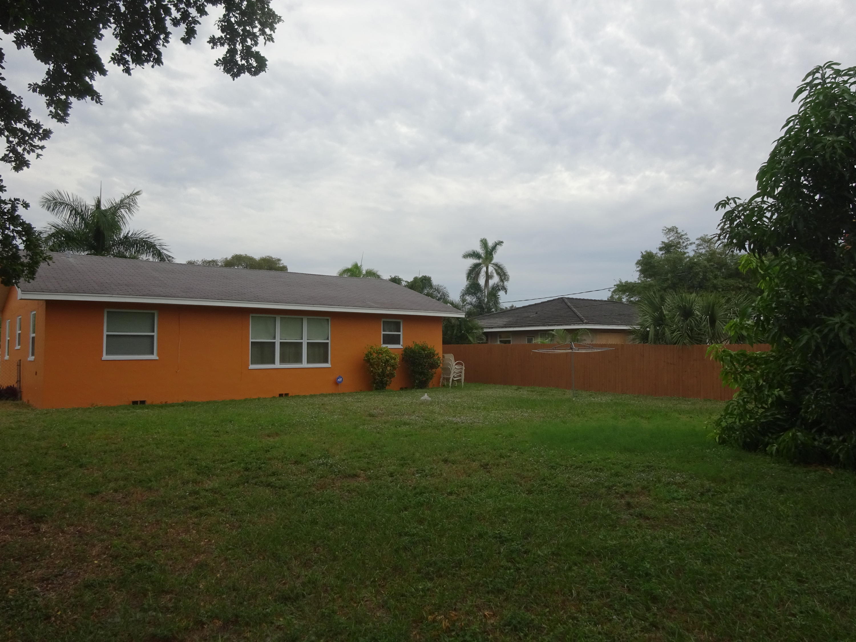 4184 Foss Road Lake Worth, FL 33461 - Photo 2 of 15 DSC01610