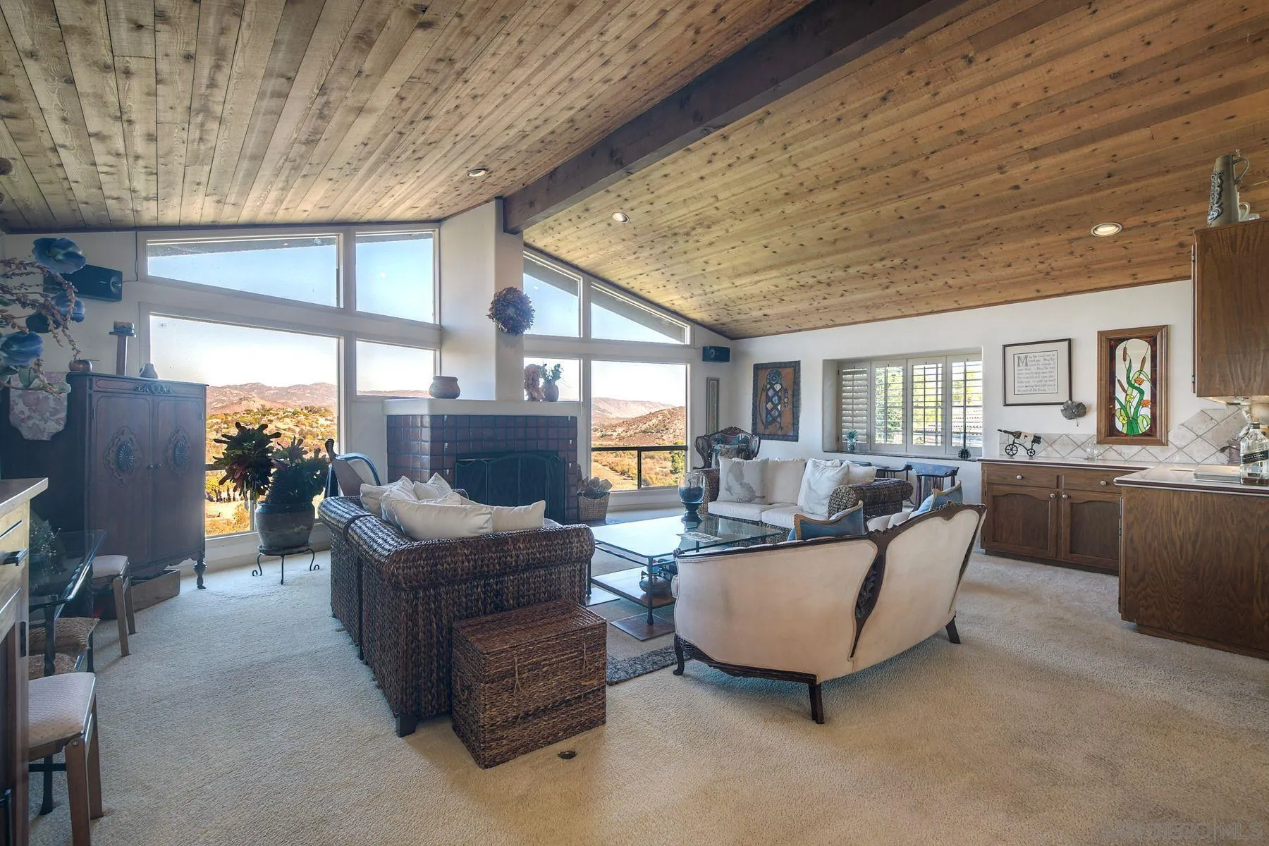 2848 Sunset Hills Escondido, CA 92025 - Photo 16 of 67 a living room with furniture and a window