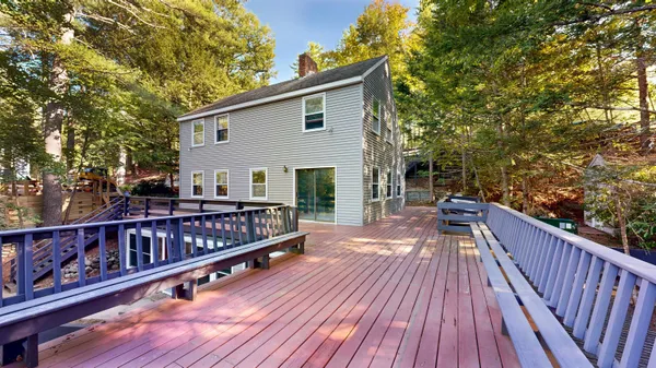 $895,000 | 113 Lakeview Drive, Nottingham, NH 03290