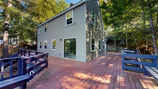 $895,000 | 113 Lakeview Drive, Nottingham, NH 03290