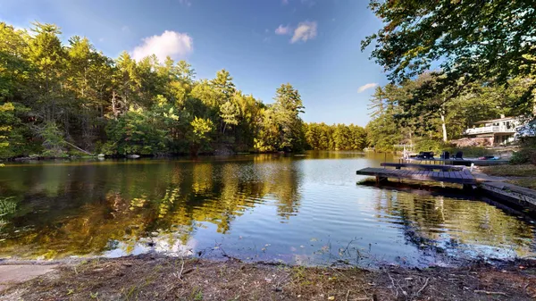 $895,000 | 113 Lakeview Drive, Nottingham, NH 03290