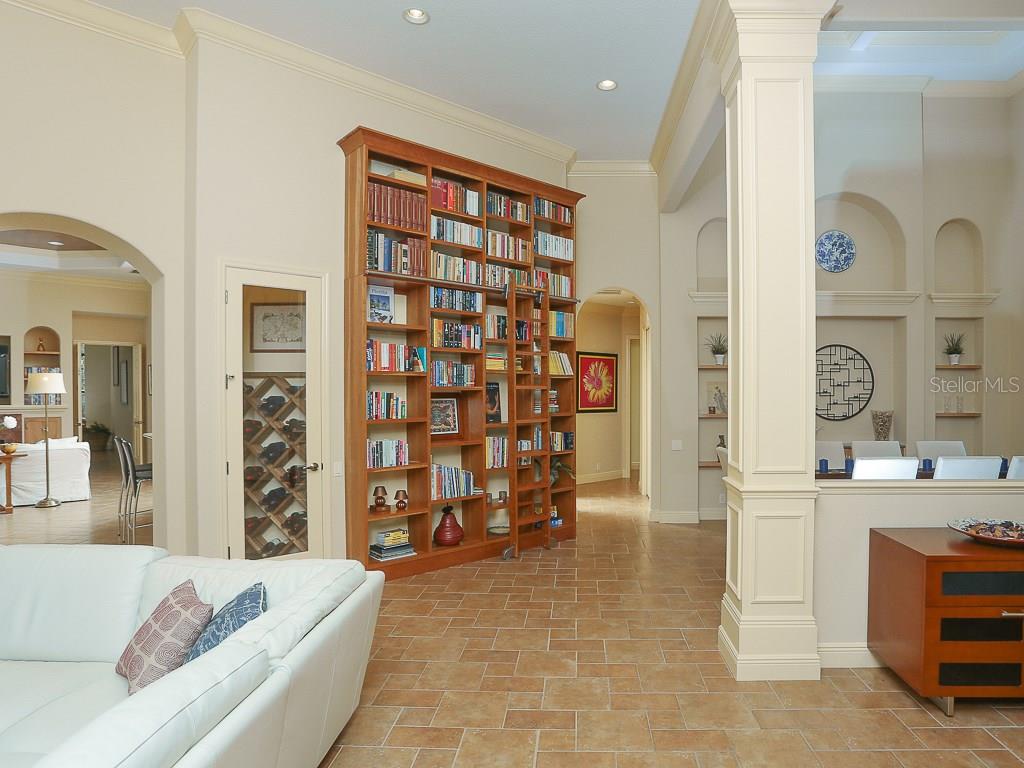 9273 Swaying Branch Road Sarasota, FL 34241 - Photo 3 of 25 Gallery Image 3