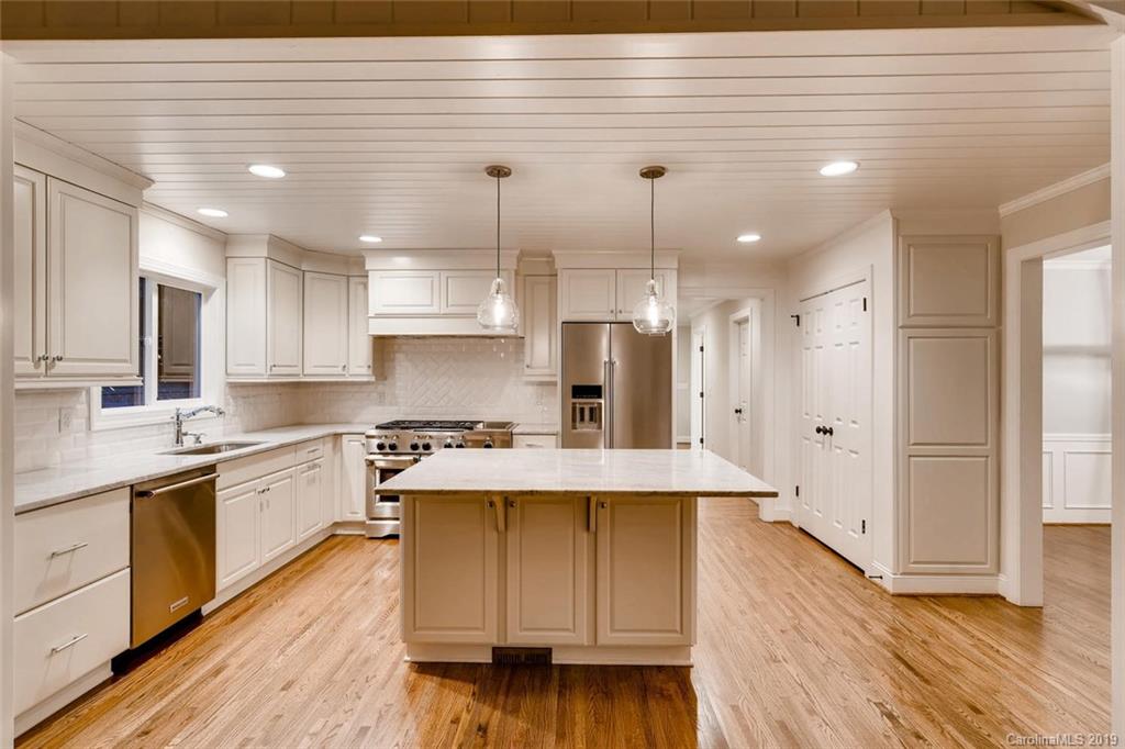 4257 Oldfield Road Charlotte, NC 28226 - Photo 11 of 46 Gallery Image 11