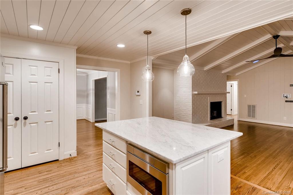 4257 Oldfield Road Charlotte, NC 28226 - Photo 12 of 46 Gallery Image 12