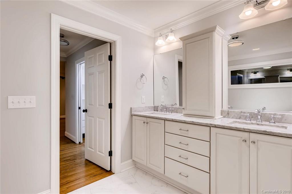 4257 Oldfield Road Charlotte, NC 28226 - Photo 20 of 46 Gallery Image 20
