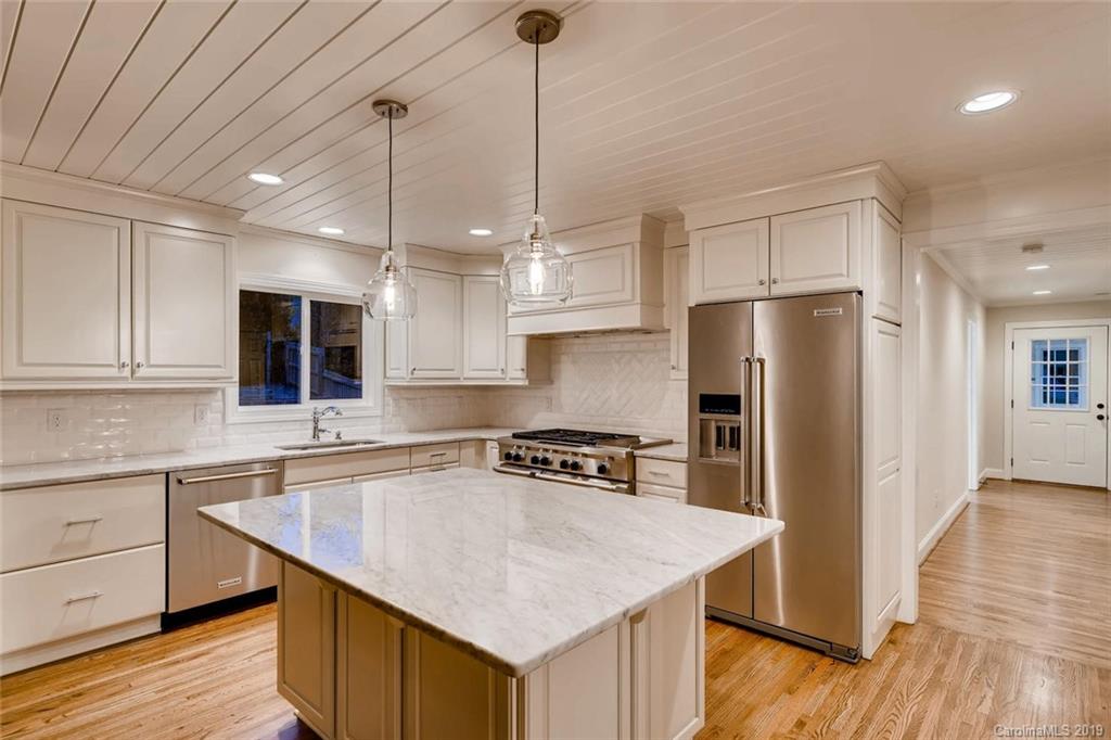 4257 Oldfield Road Charlotte, NC 28226 - Photo 10 of 46 Gallery Image 10