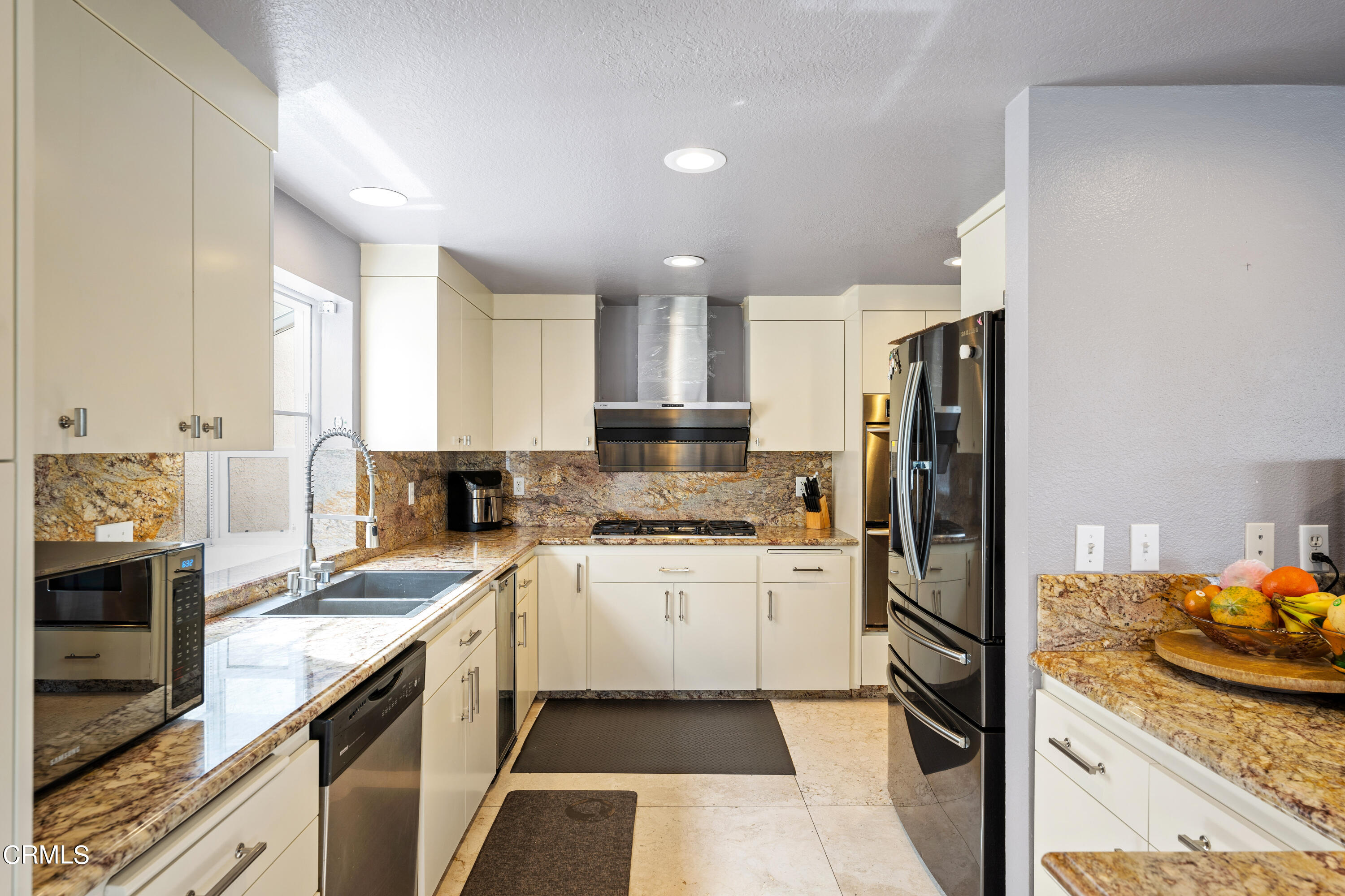 3837 Sunset Lane Oxnard, CA 93035 - Photo 13 of 38 3837 Sunset Lane MLS-22