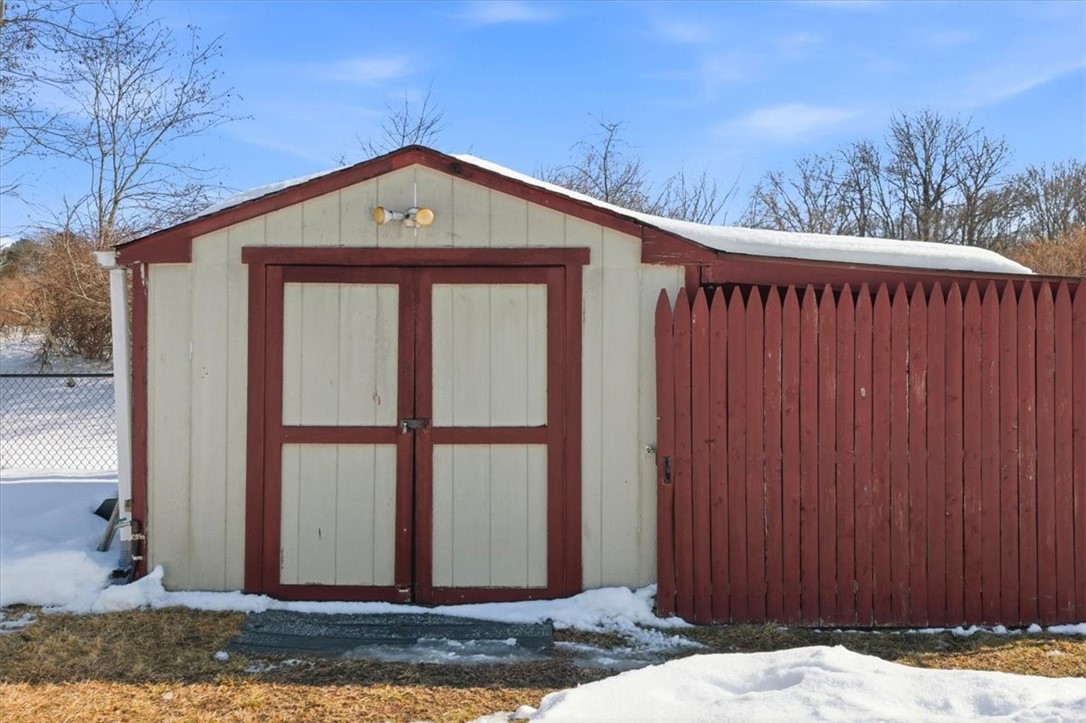 8 Wall Street Westerly, RI 02891 - Photo 23 of 40