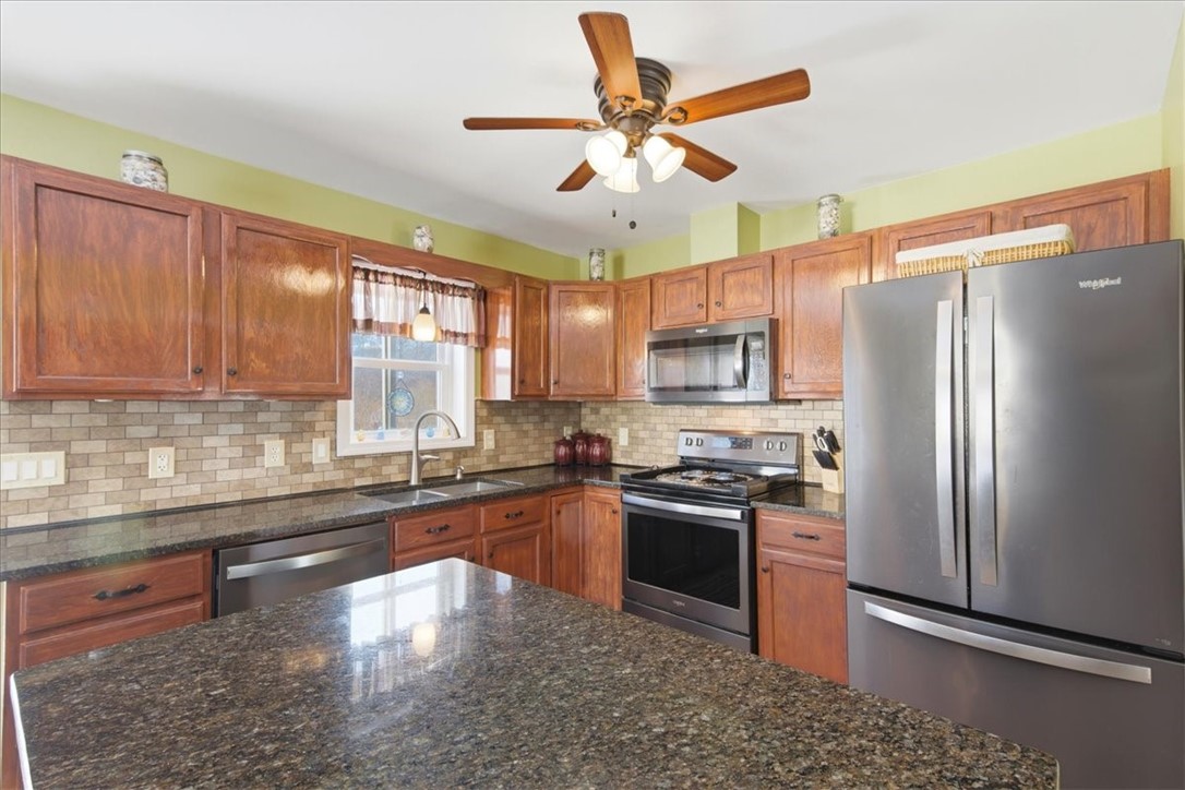 8 Wall Street Westerly, RI 02891 - Photo 5 of 40