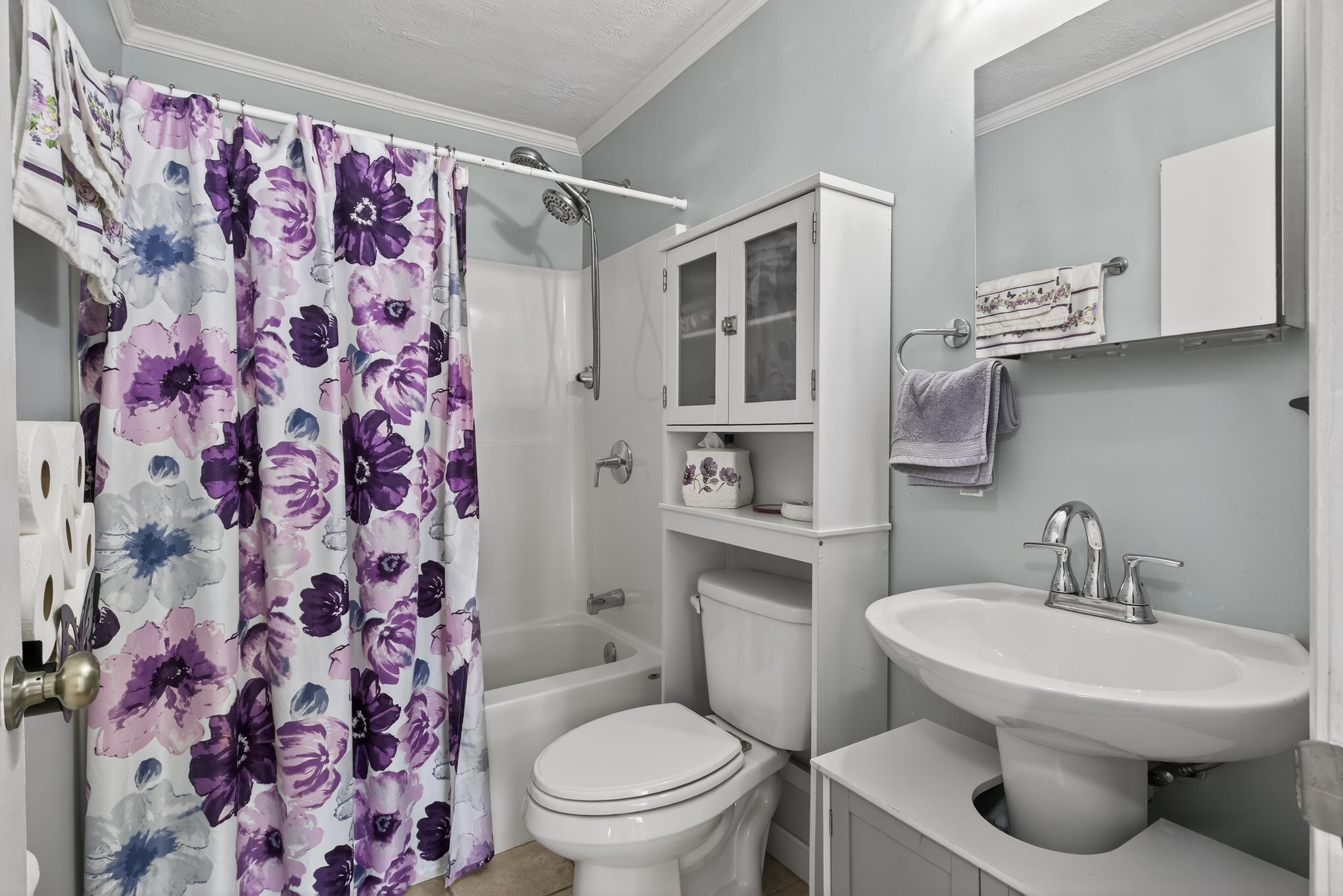 311 Thornton Street Manchester, NH 03102 - Photo 12 of 22