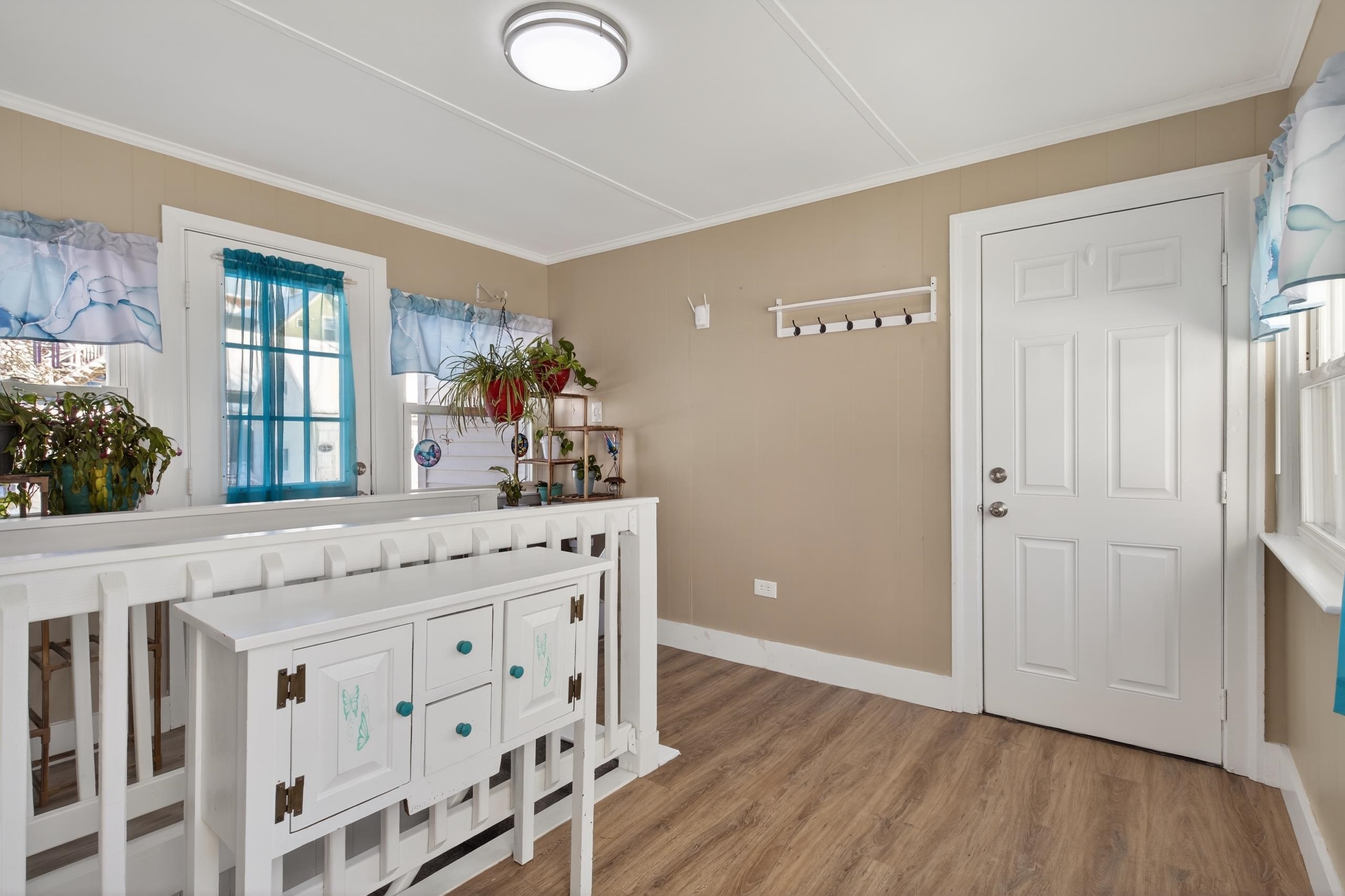 311 Thornton Street Manchester, NH 03102 - Photo 3 of 22