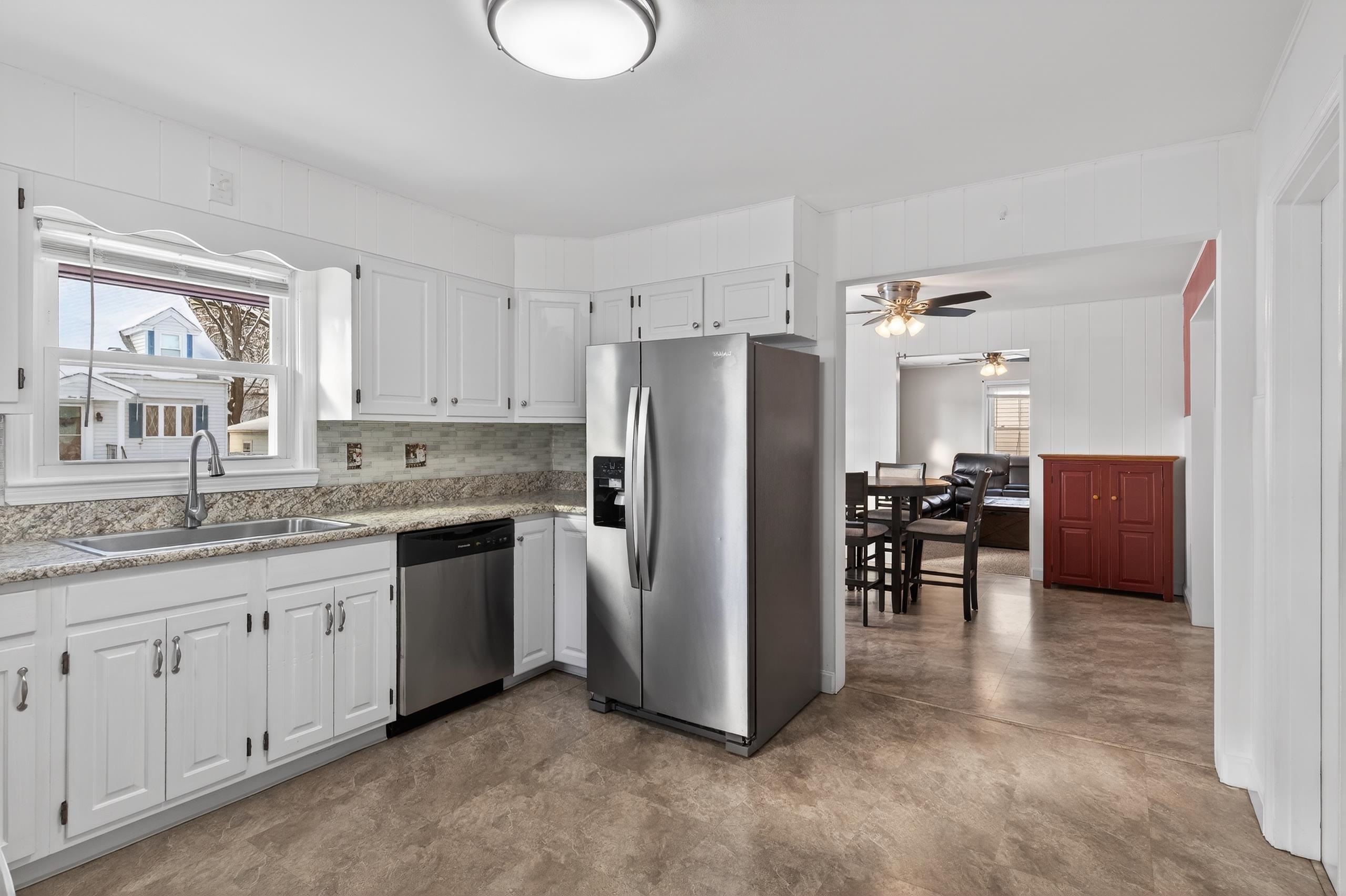 311 Thornton Street Manchester, NH 03102 - Photo 4 of 22