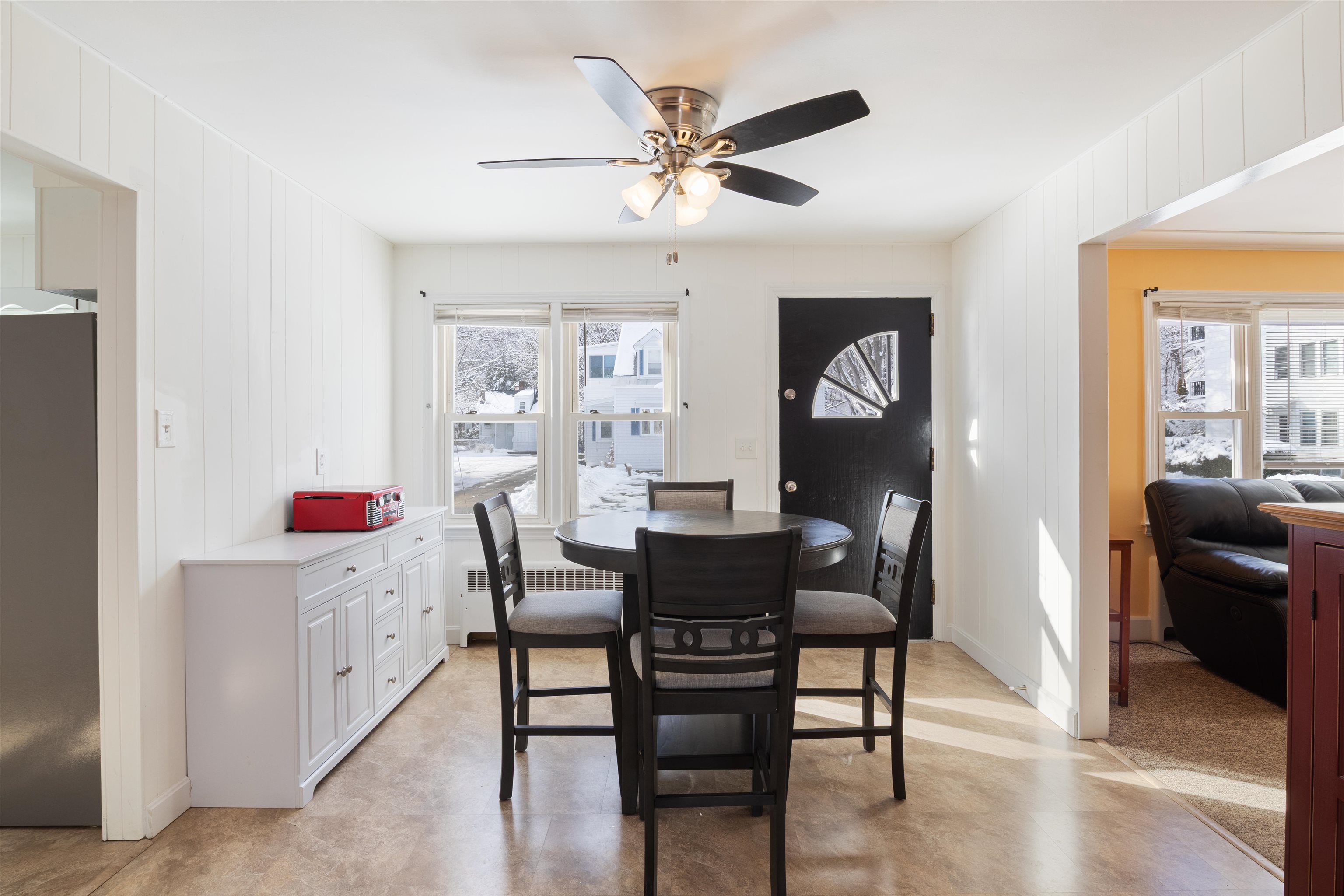 311 Thornton Street Manchester, NH 03102 - Photo 8 of 22