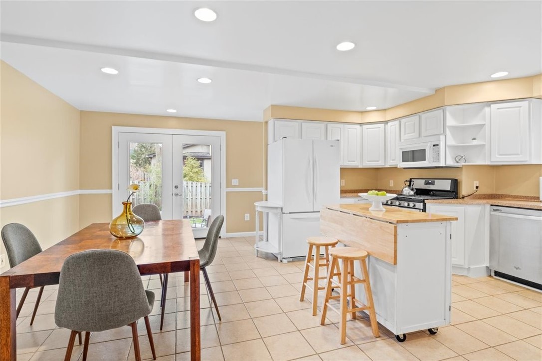 42 Buffard Drive Brighton, NY 14610 - Photo 15 of 36