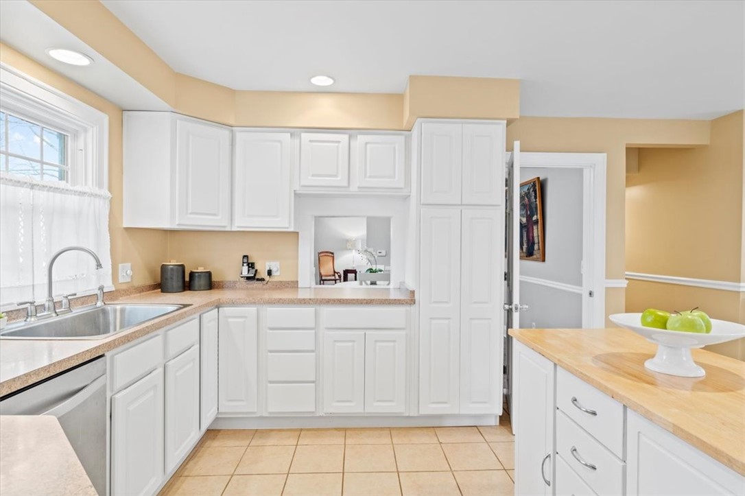 42 Buffard Drive Brighton, NY 14610 - Photo 18 of 36