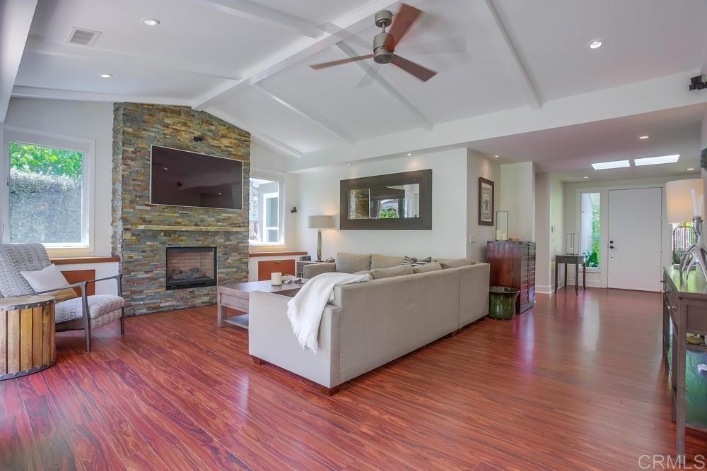 907 Poppy Lane Carlsbad, CA 92011 - Photo 11 of 61