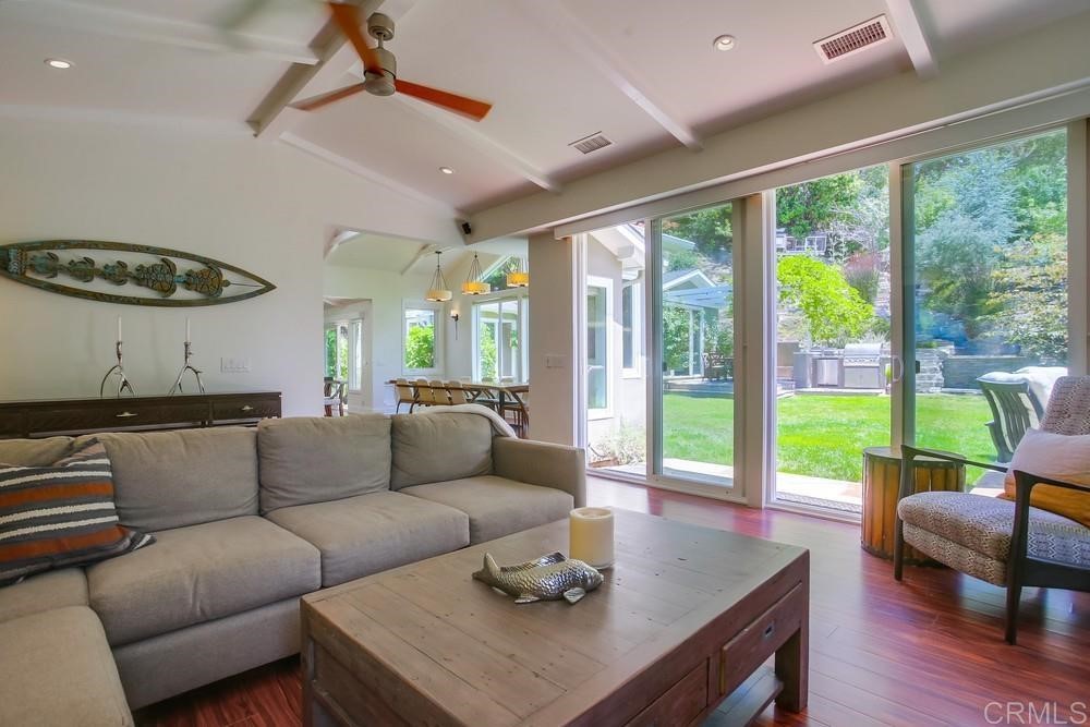 907 Poppy Lane Carlsbad, CA 92011 - Photo 14 of 61