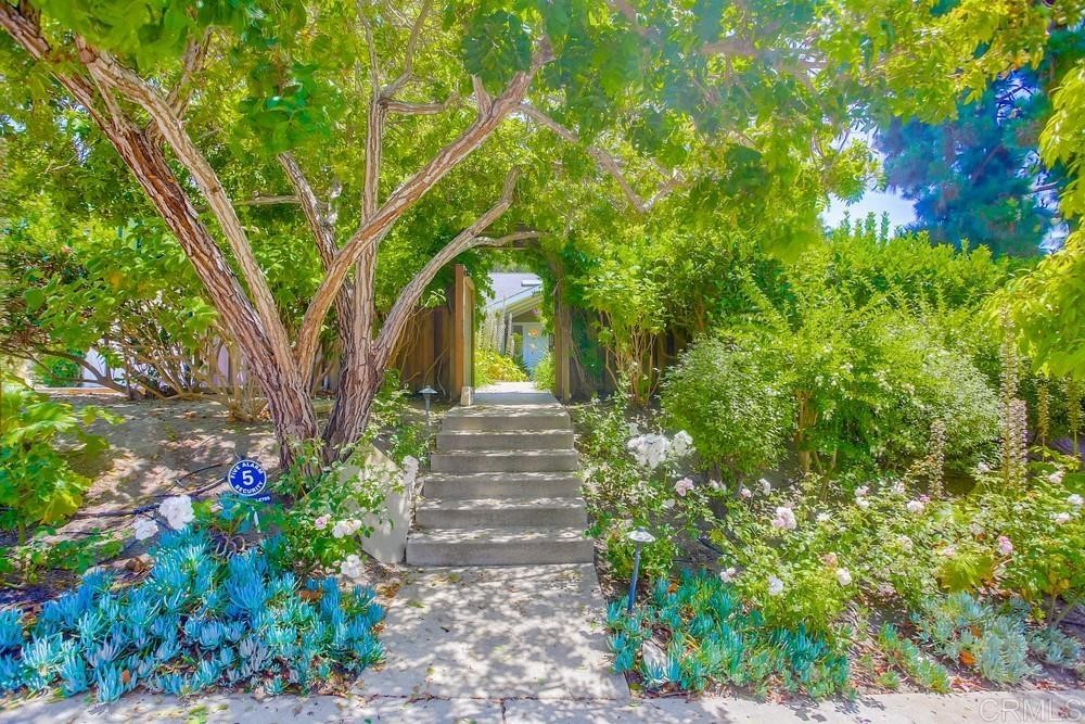 907 Poppy Lane Carlsbad, CA 92011 - Photo 3 of 61