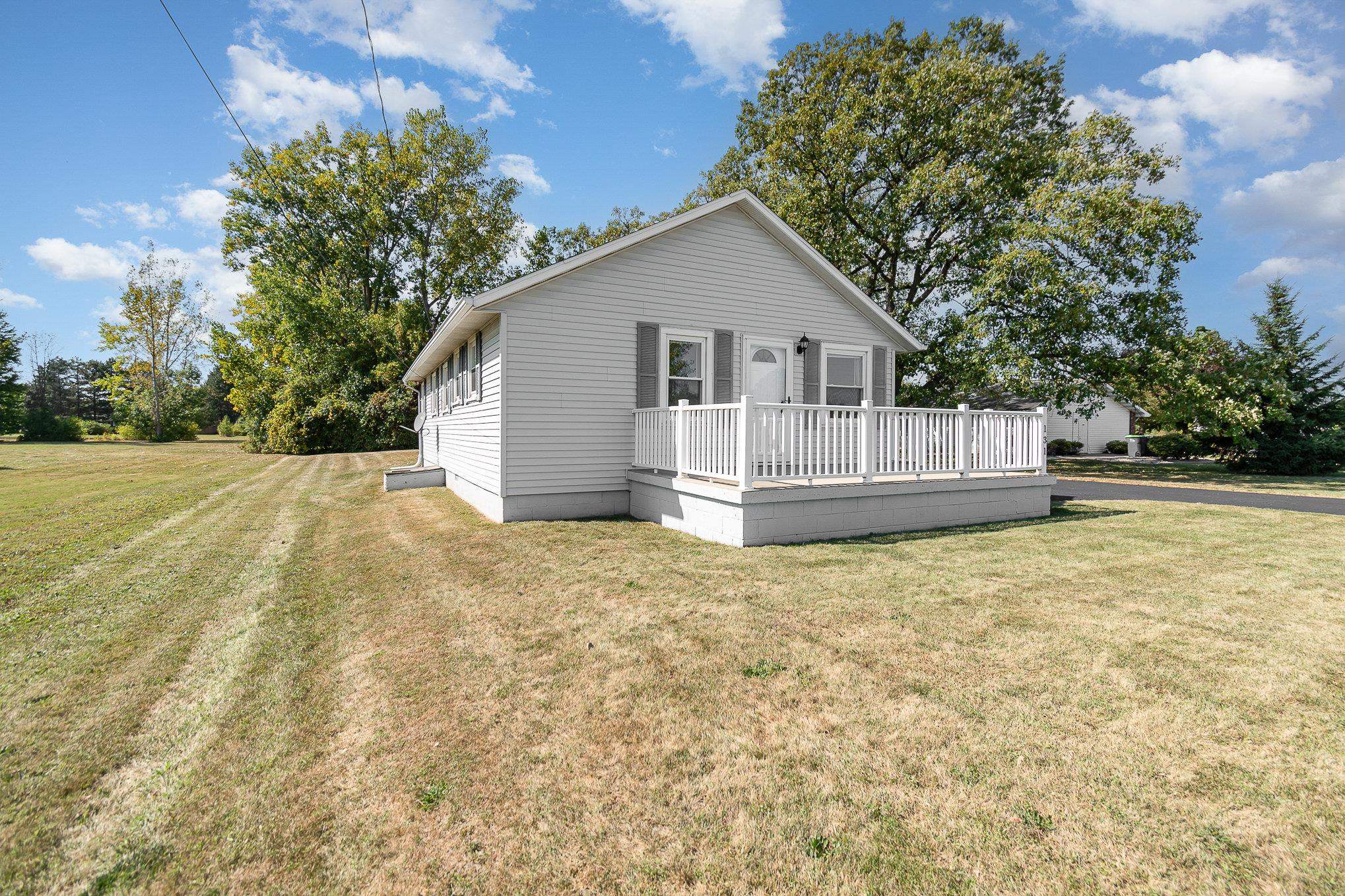 131 North Trumbull Road Bay City, MI 48708 - Photo 2 of 25