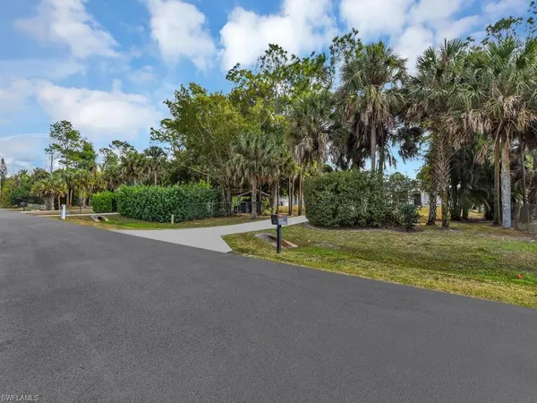$3,900 | 6070 Lancewood Way, Naples, FL 34116