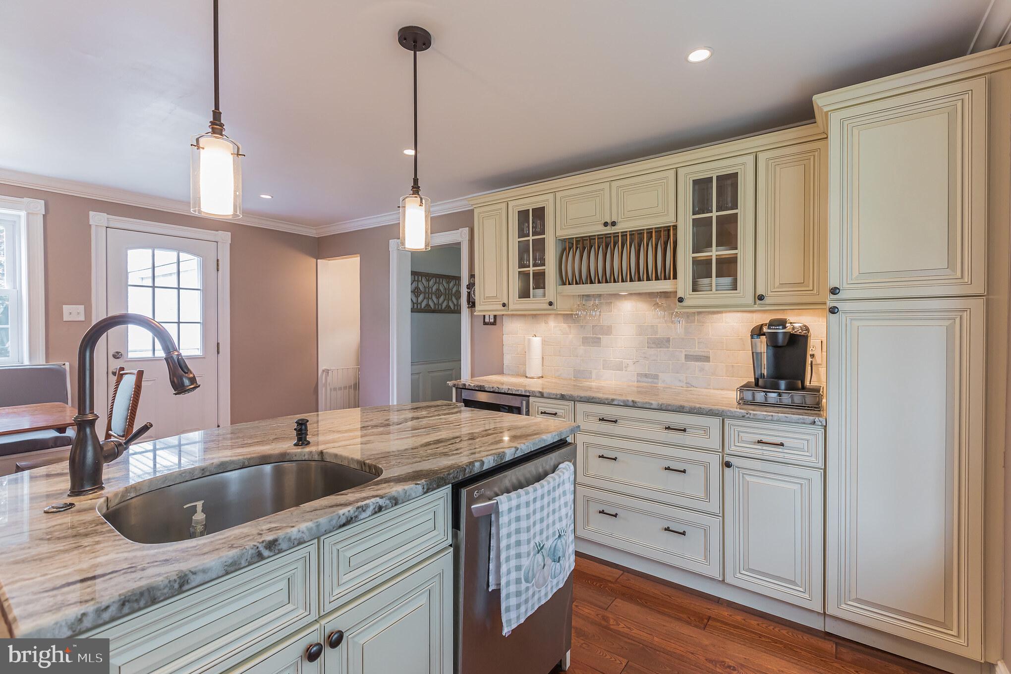 407 Heatherwood Road Havertown, PA 19083 - Photo 5 of 26 Gallery Image 5