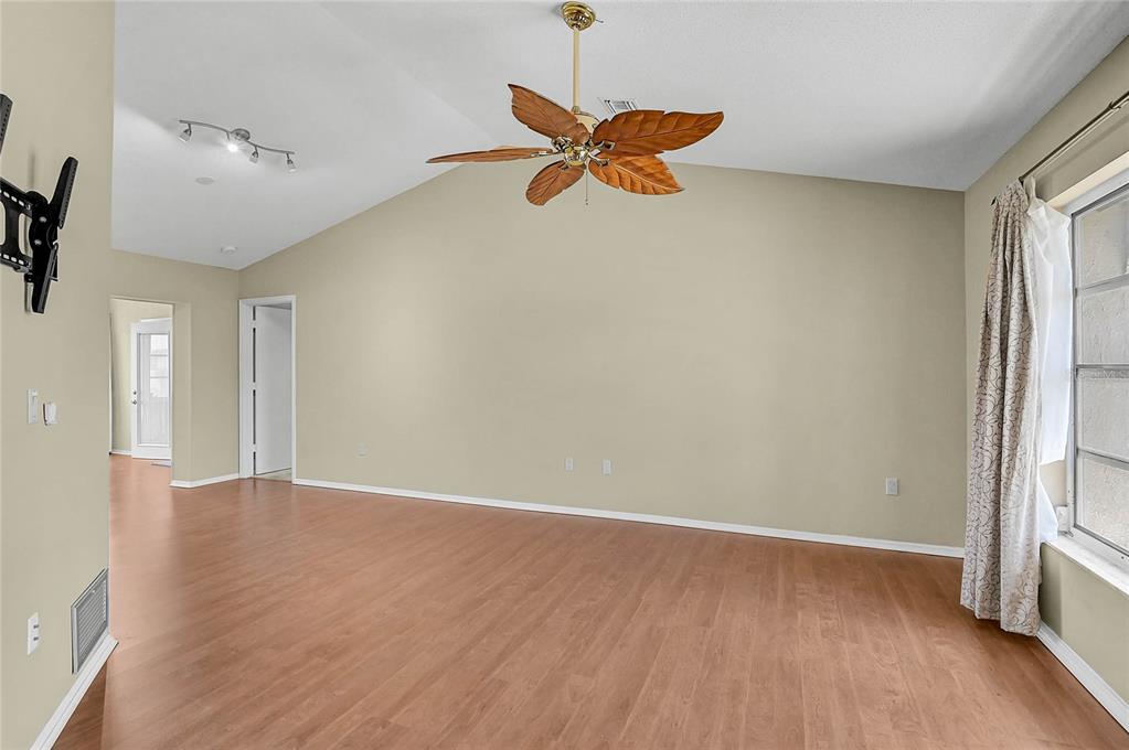 5852 Lincoln Road Venice, FL 34293 - Photo 3 of 37