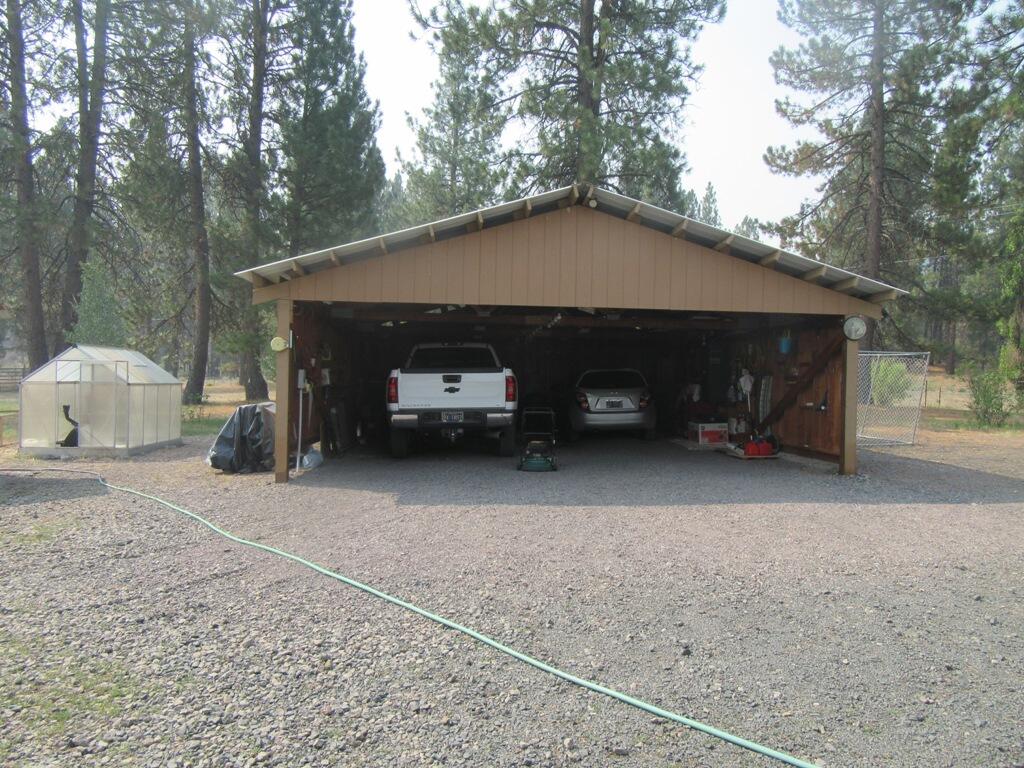 37187 Rollingwood Road Chiloquin, OR 97624 - Photo 2 of 33 Enclosed carport